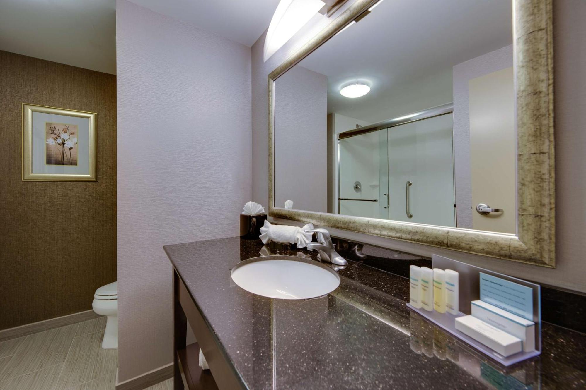 Hampton Inn & Suites Philadelphia/Bensalem Eksteriør billede