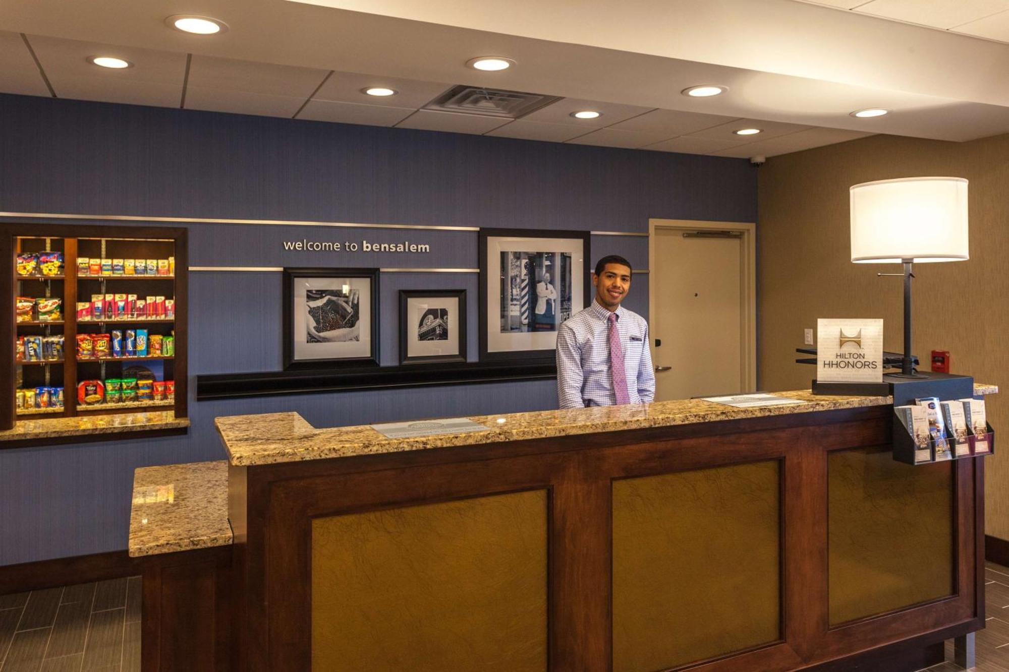 Hampton Inn & Suites Philadelphia/Bensalem Eksteriør billede