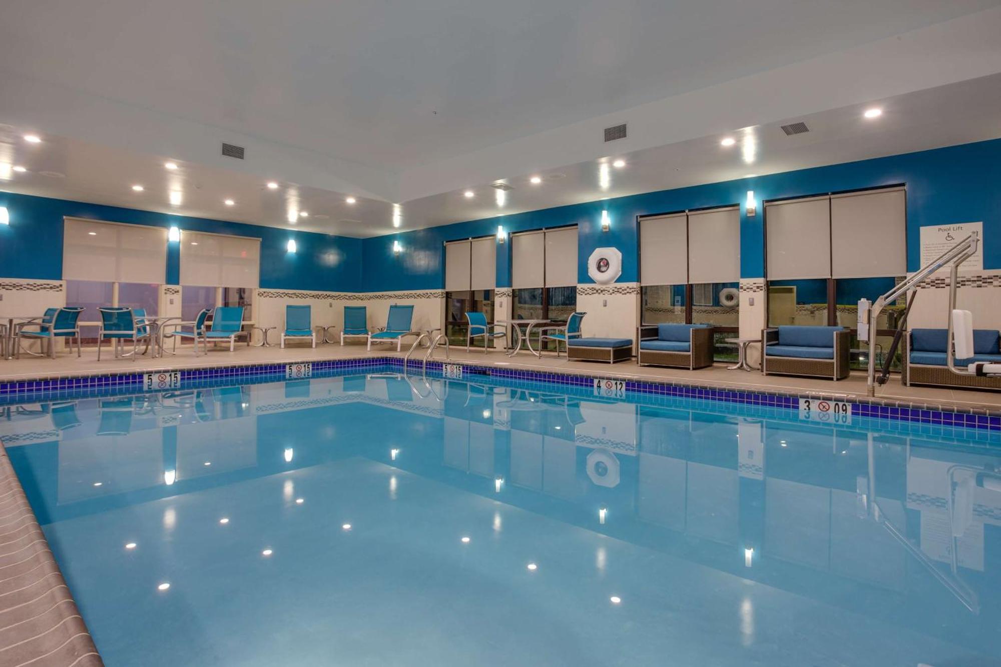 Hampton Inn & Suites Philadelphia/Bensalem Eksteriør billede