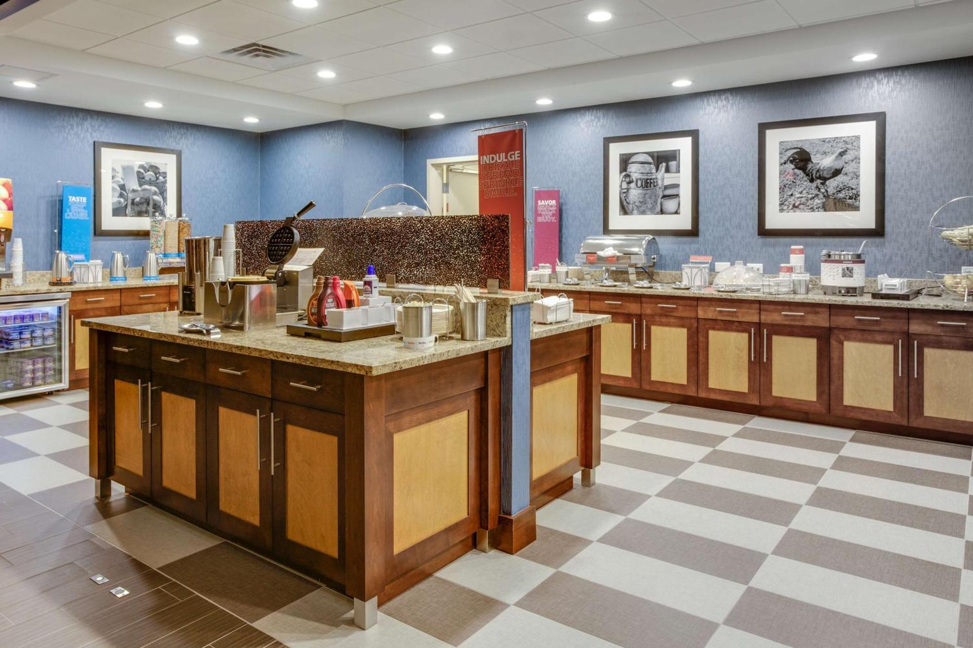 Hampton Inn & Suites Philadelphia/Bensalem Eksteriør billede